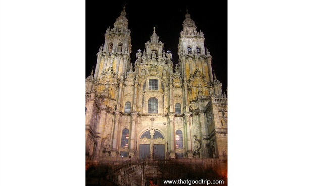 Chegada a Santiago: a catedral de noite